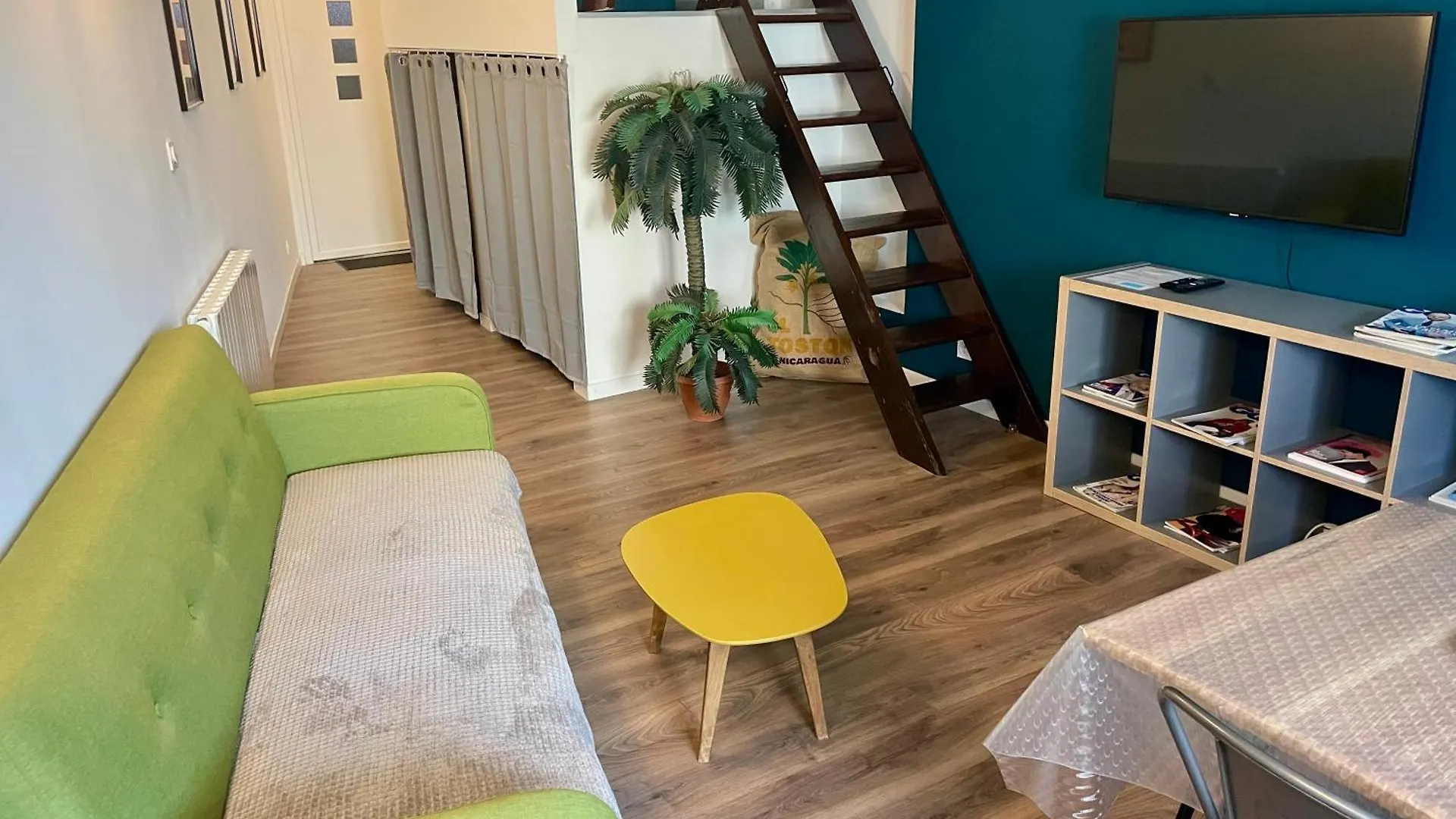 Charmant Loft Cluses 0*,  France